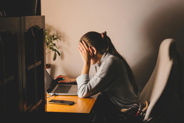 Ofis Çalışanları İçin Masa Başında Bacak Egzersizleri Ofis Çalışanları İçin Masa Başında Bacak Egzersizleri